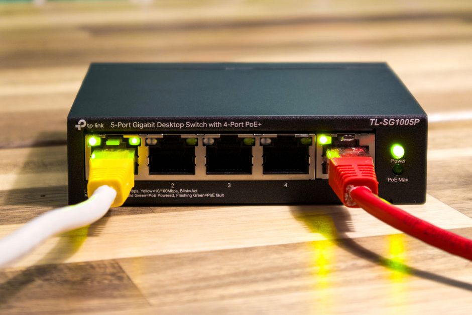 Захист Wi-Fi роутера від перепадів напруги восени